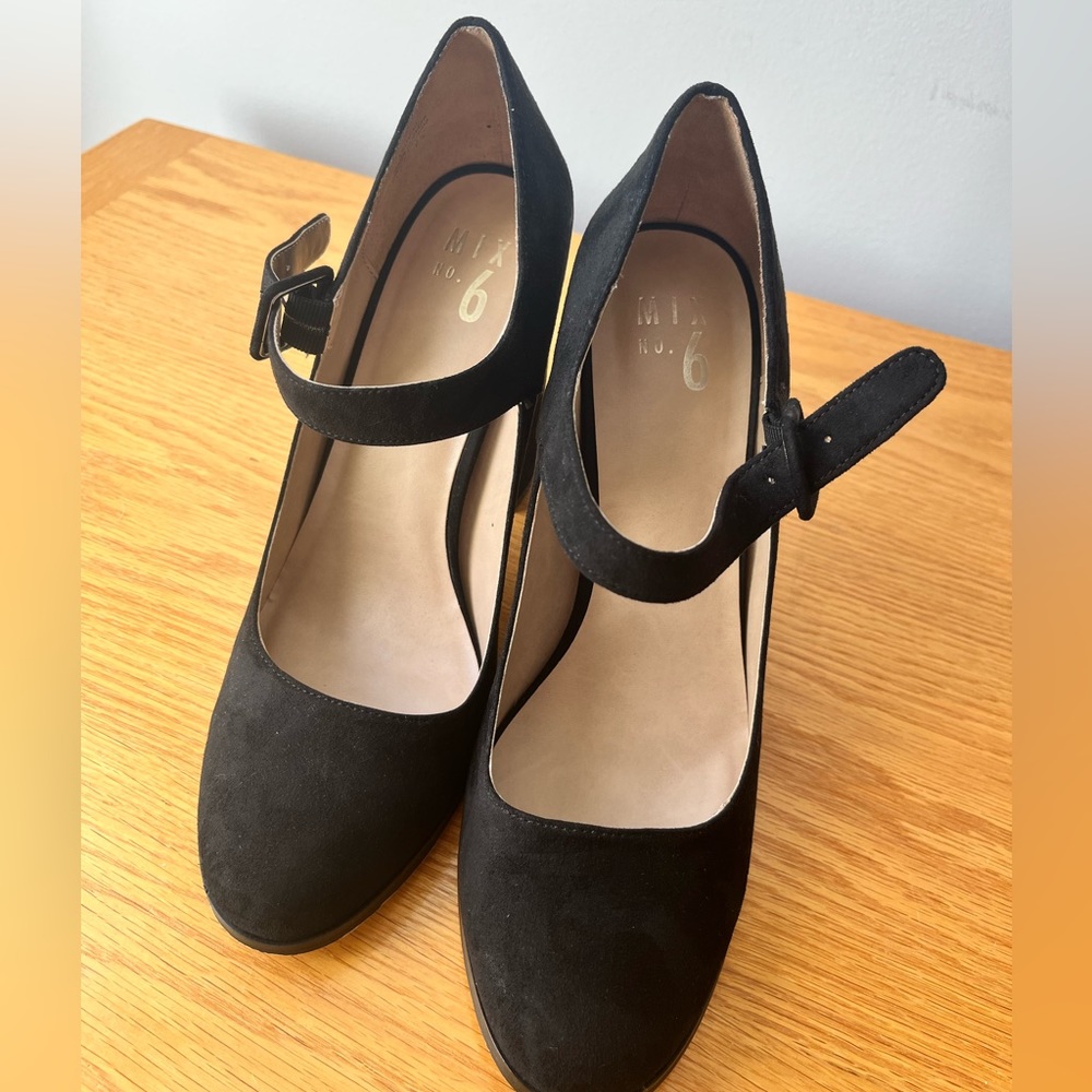Black New Mary Jane heels